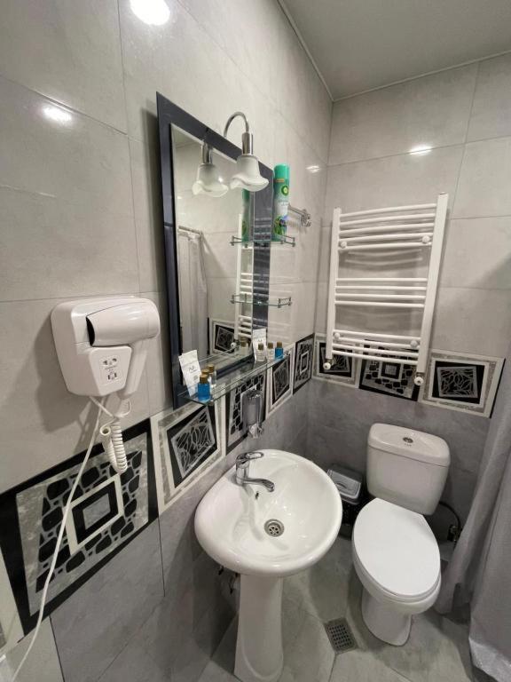 Aa Hotel Tbilisi ภายนอก รูปภาพ